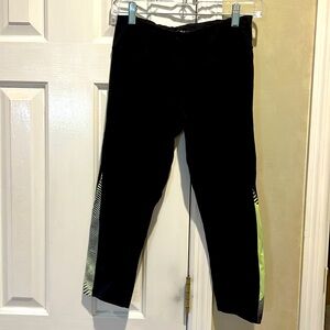 Calvin Klein Performance legging capris in Size M.